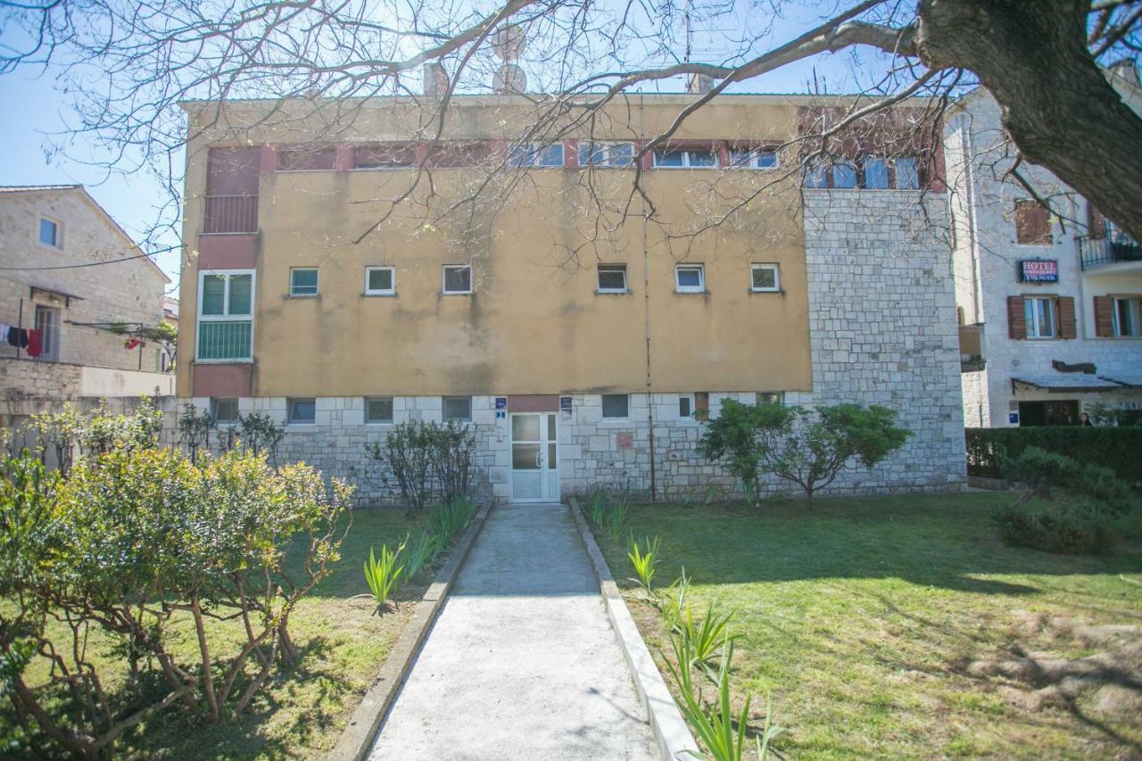 דירות Modern Living In The Heart Of טרוגיר מראה חיצוני תמונה